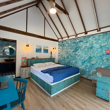 Heaven Beach Resort & Art Koh Phayam Buitenkant foto