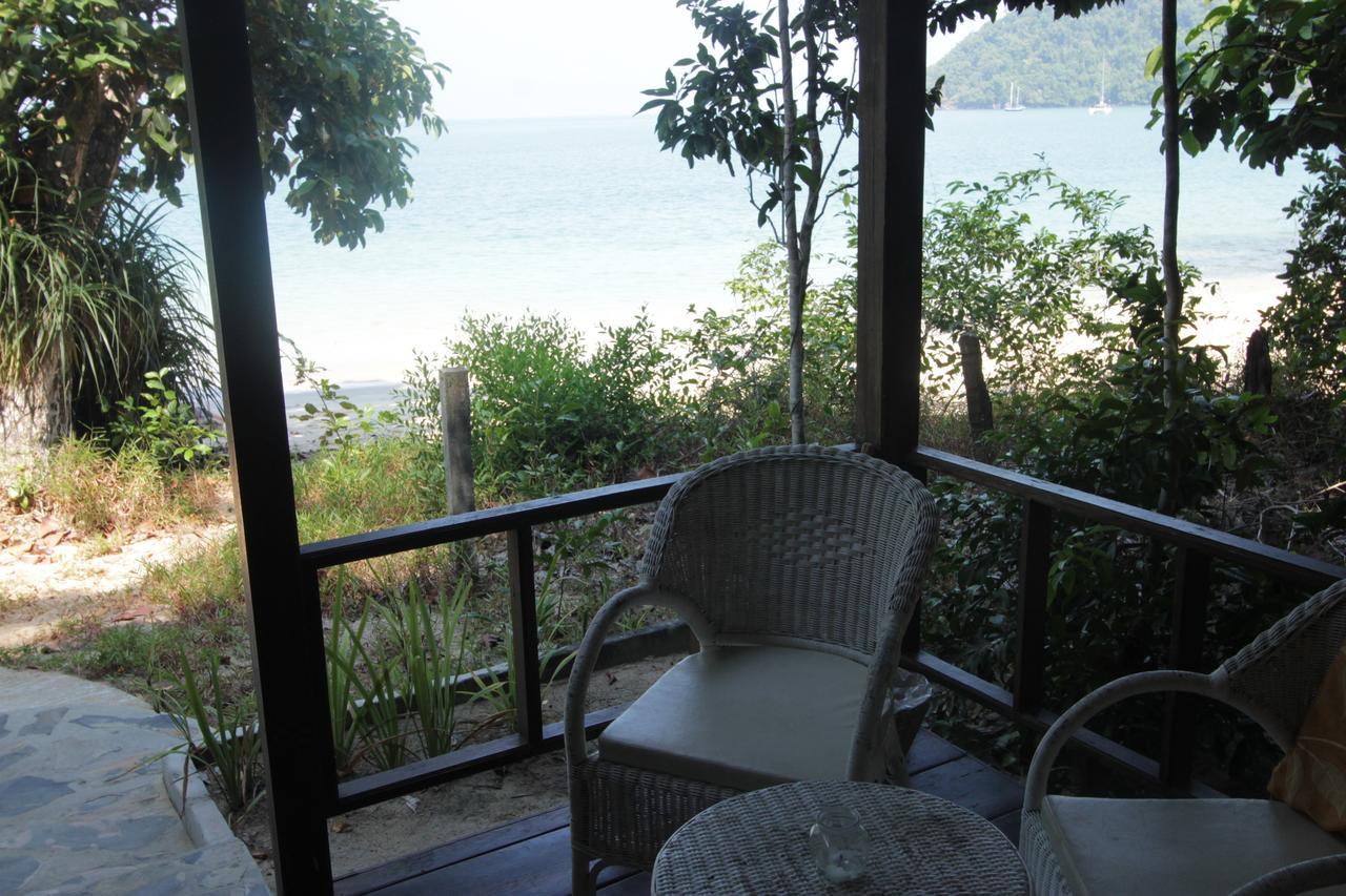 Heaven Beach Resort & Art Koh Phayam Buitenkant foto