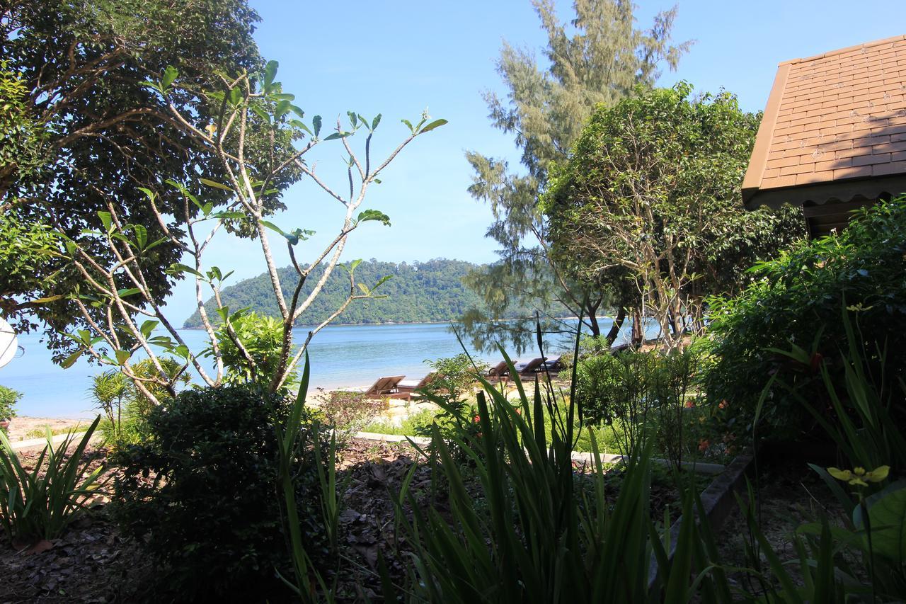 Heaven Beach Resort & Art Koh Phayam Buitenkant foto